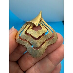 Vintage JJ Jonette Jewelry Gold Tone Modernist Abstract Tiered Brooch Pin